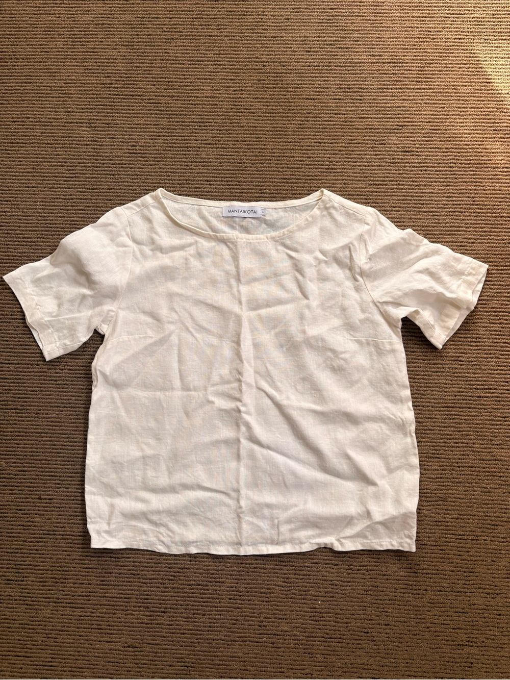 100% linen white short sleeve T-Shirt size large Mantaikotai